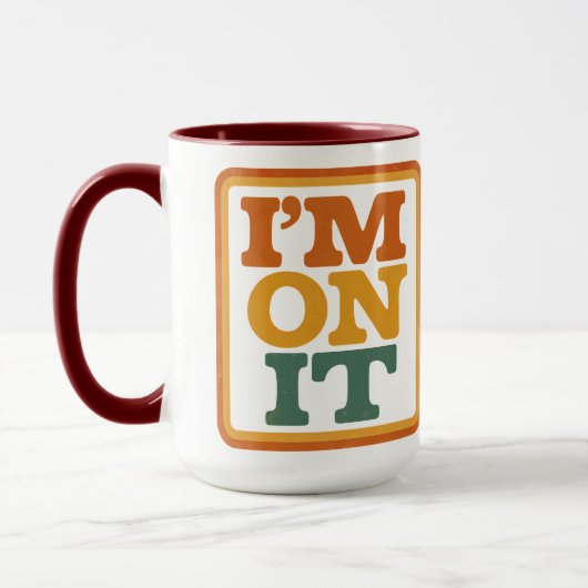 テーマを設定している マグカップ (左)