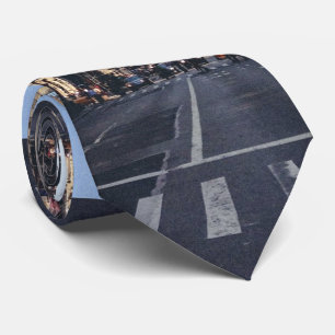 テーマ都市忙しいCitの歩行者の使用横断歩道 ネクタイ