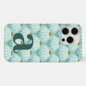 テールブルーの大きなモノグラムの文字のビンテージ風の花模様 iPhoneケース (裏面横)