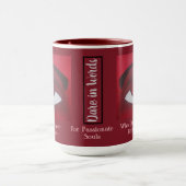 デア·イン·ワーズ·タグライン·マグ マグカップ (中央)