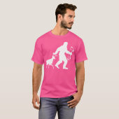 ディアボウ狩りビッグフットディアハンタークロスボウサスク Tシャツ (正面フル)