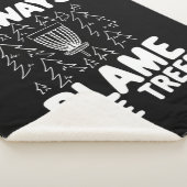 ディスクゴルフは常に木を非難 シェルパブランケット (3/4)