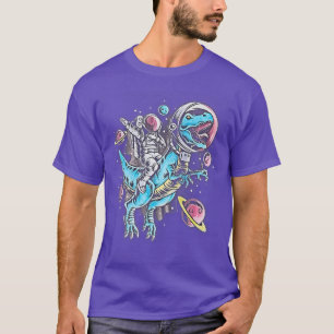 ディナソートリ宇宙スカイと宇宙飛行士は惑星を星にする Tシャツ