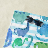 ディノストライプ水色恐竜パーソナライズされた群 ビーチタオル (インサイチュ)