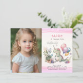 ディノパーティーかわいい水色ガールピンク誕生日 招待状 (スタンド正面)