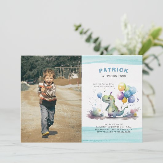 ディノパーティーかわいい水色ボーイブルー誕生日 招待状 (スタンド正面)