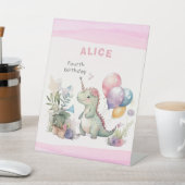 ディノパーティーウォーターカラーガールピンク誕生日 台座サイン (インサイチュ)