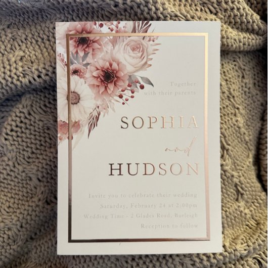 ディバイン結婚ボー赤面バラ縁ど金ゴールド 箔招待状