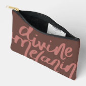 ディバイン・メラニン・アクセサリー・パウチ – フローセントリック アクセサリーポーチ (見開き)