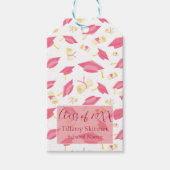 ディプロマパターンの素敵なピンクのシックな卒業キャップ ギフトタグ (正面)