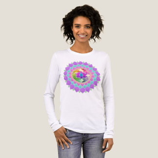 ディワリの輝き蓮の花のラングオリ トライブレンドTシャツ