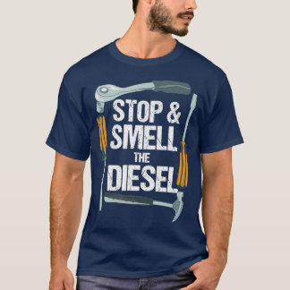 ディーゼおもしろいル整備士ギフトディーゼルトラックピックアップ Tシャツ