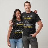 ディーゼルエンジンに忙しい Tシャツ (ユニセックス)