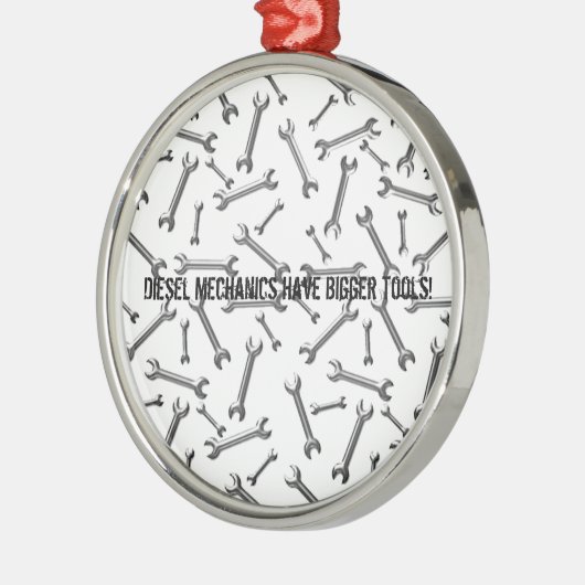 ディーゼル整備士はより大きい用具を持っています メタルオーナメント (左)