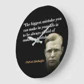 ディートリッヒ・ボンホーファー引用文が最大のミスに ラージ壁時計 (傾斜)