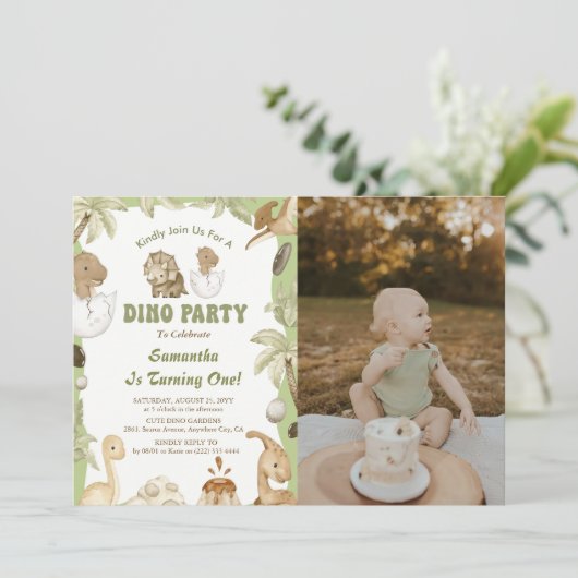 ディーノパーティー |かわいい恐竜の最初の誕生日写真 招待状 (スタンド正面)