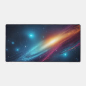 ディープコズミックシアンマゼンタ抽象的宇宙星雲 デスクマット (正面)