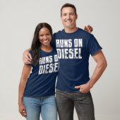 ディ走ーゼルタおもしろいボのディーゼルのディーゼル転がディーゼル Tシャツ (ユニセックス)