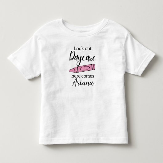 デイケア初日、ピンクのラメクレヨン トドラーTシャツ (正面)