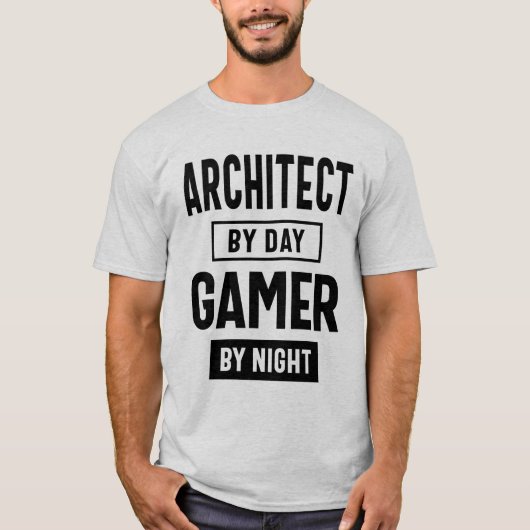 デイゲーマーによる建築家ナイトプロフェッショナルによる Tシャツ (正面)