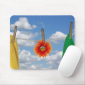 デイジーとタオルを物干し マウスパッド (マウス)