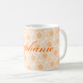 デイジーのフィールドMug,オレンジ色の花 コーヒーマグカップ (正面右)