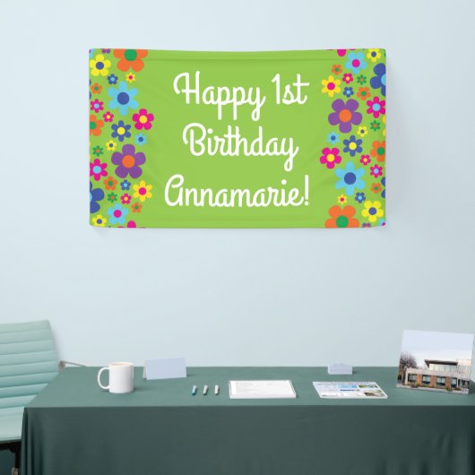 デイジーの花かわいいカラフル1歳の誕生日パーティー 横断幕 (トレードショー)