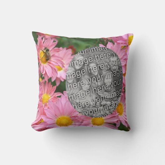 デイジーの花とのまわりにフレーム写真を追加 クッション (正面)