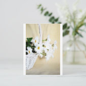 デイジーの花と柳細工のかご ポストカード (スタンド正面)