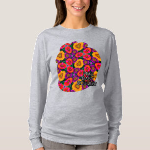 デイジーカラフルブーケ模様 Tシャツ