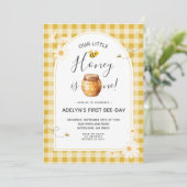 デイジーギンガムハニービー1st誕生日招待状 招待状 (スタンド正面)