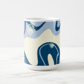 デイジーグルーブ – ダークブルー、ライトブルー、クリーム コーヒーマグカップ (中央)