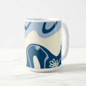 デイジーグルーブ – ダークブルー、ライトブルー、クリーム コーヒーマグカップ (正面右)