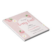 デイジーストロベリーベリーファースト誕生日招待状 ノートパッド (アングル)