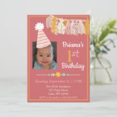 デイジータッセルパーティーハットピンクガールズファースト誕生日 招待状 (スタンド正面)