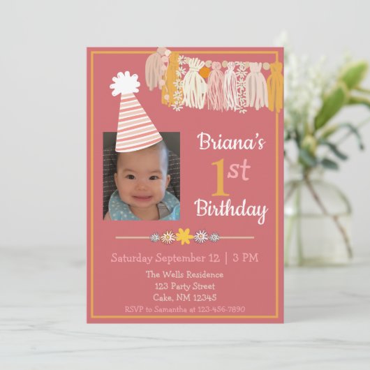 デイジータッセルパーティーハットピンクガールズファースト誕生日 招待状 (スタンド正面)