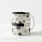 デイジーハロービューティフルブラックピンクフローラルパターン ツートーンマグカップ (正面右)