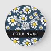デイジーパターン、白いデイジー、名前 ラウンド壁時計 (正面)
