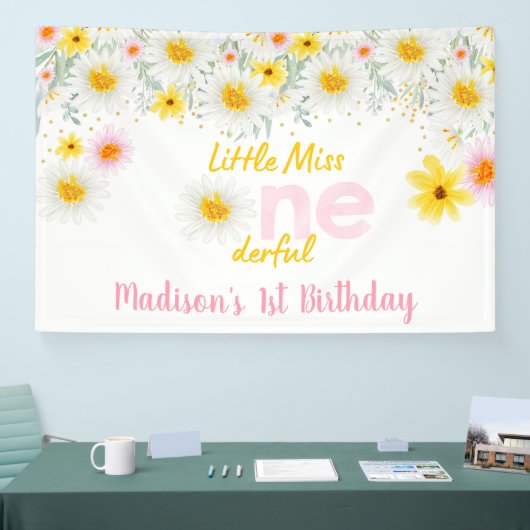 デイジーピンク金ゴールドリトル恋しく思オネダーフル誕生日 横断幕 (トレードショー)