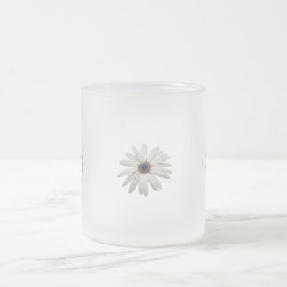 デイジーフラワーコーヒーマグ。開花と醸造… フロストグラスマグカップ