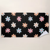 デイジーフラワーズブラックボホフローラ ビーチタオル (正面)