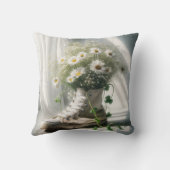 デイジーブーケを白スニーカーに クッション (裏面)