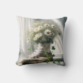 デイジーブーケを白スニーカーに クッション (正面)