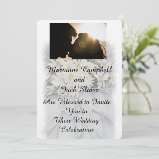 デイジーブーケカスタマイズ結婚式招待状 招待状 (スタンド正面)