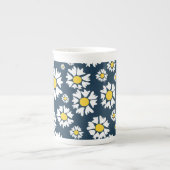 デイジー模様、花柄、白デイジー ボーンチャイナマグカップ (正面)