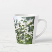 デイジー花コーヒー時間顧客。カフェラテマグ カフェラテマグ (右)