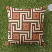 デコギリシャ鍵、ブラウン、ベージュ、錆 クッション (芝生)