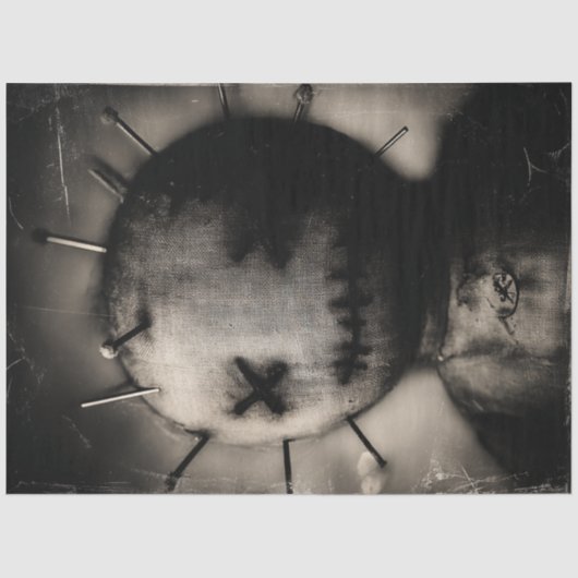 デコプページ不気味なステッチされたゴシック様式のブードゥー人形 薄葉紙 (正面)