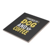 デザインに支えられた犬のコーヒー愛好家 タイル (側面)