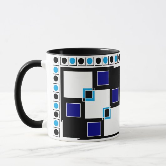 デザインのようなタイル マグカップ (左)